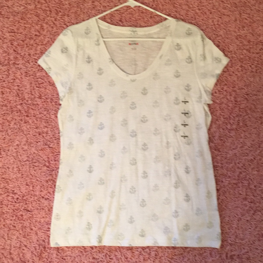 Ladies white anchor T size large never worn with tags